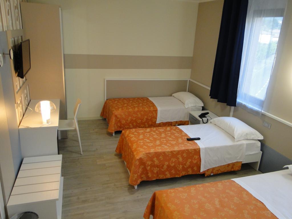 Hotel Moderno Grumello del Monte Habitación foto